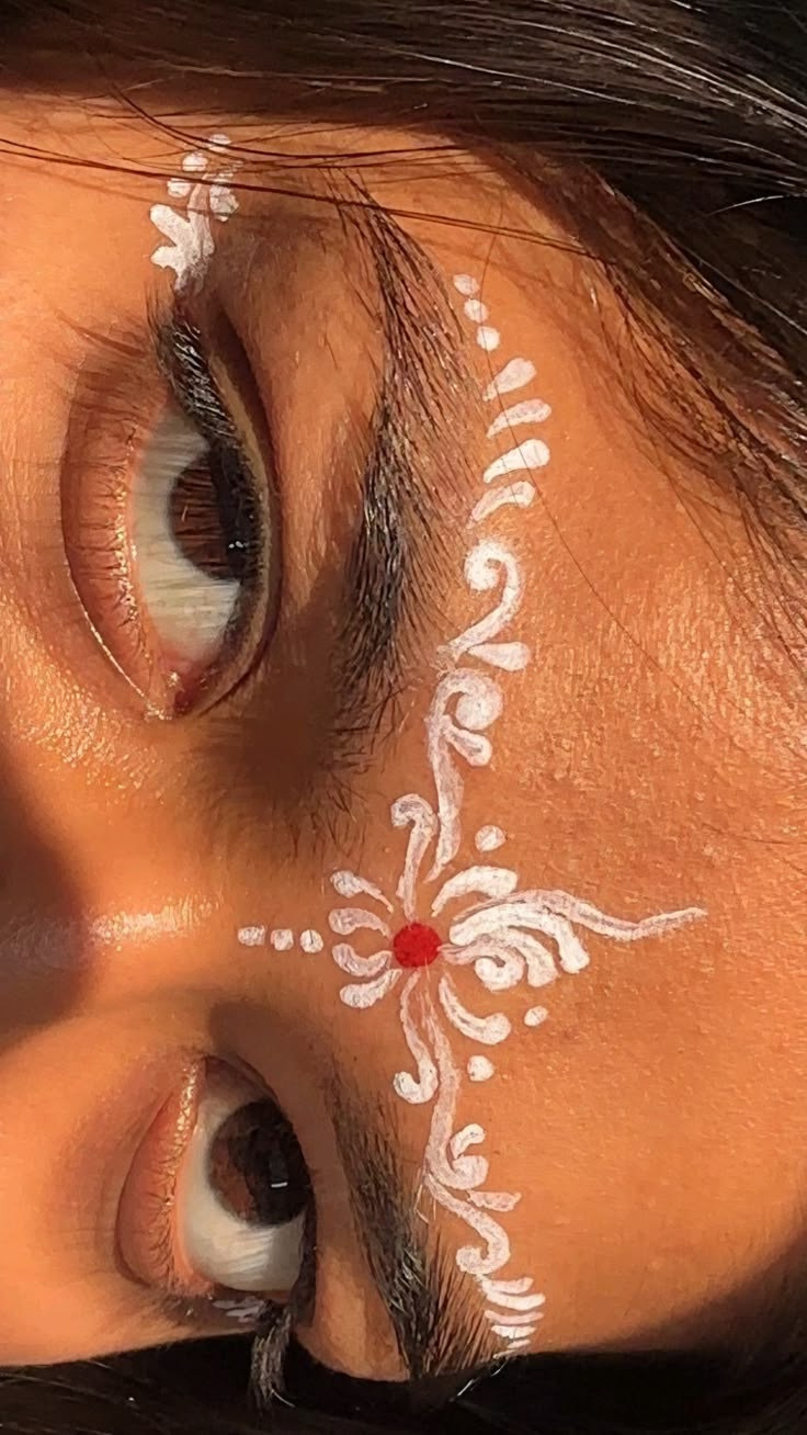 Bindi adornment station